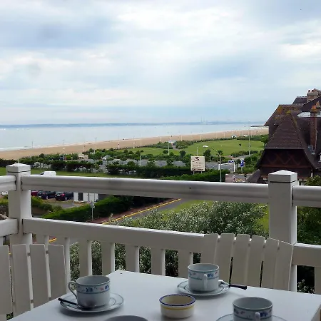 Les Planches.1 *